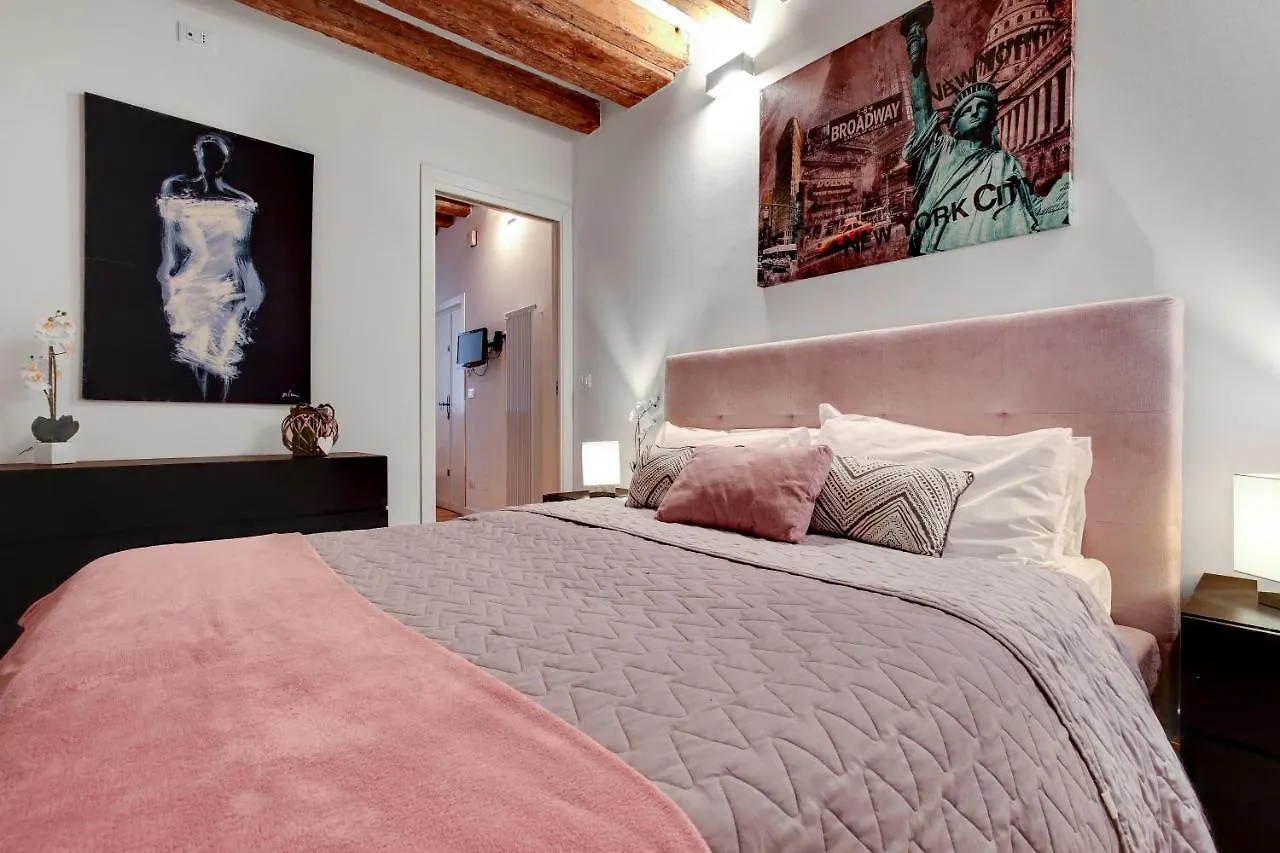 Charming Castello Apartments By Wonderful Italy 0*, Venedig Italien