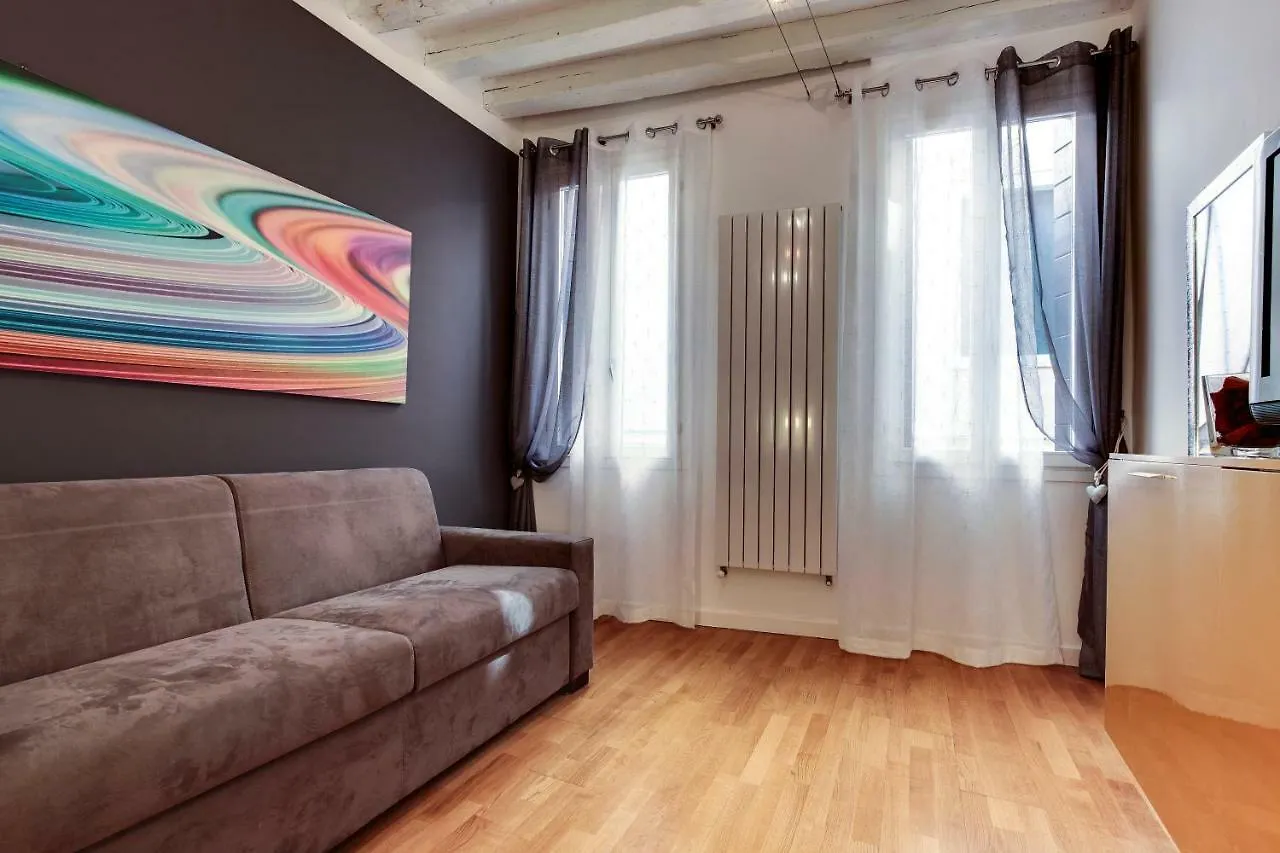 Charming Castello Apartments By Wonderful Italy