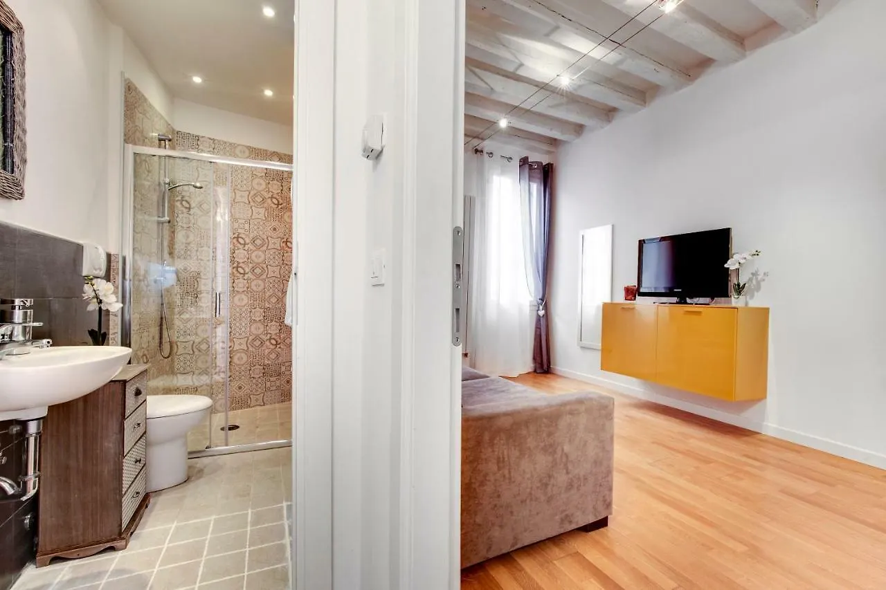 Charming Castello Apartments By Wonderful Italy